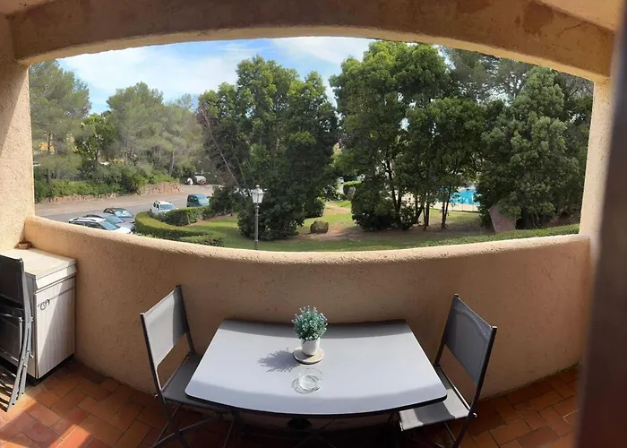 With Balcony -250 M From The Apartamento Saint-Raphaël